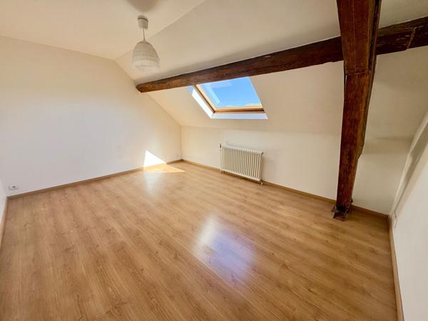T3 de plus de 80 m2 au sol dans un immeuble de charme
