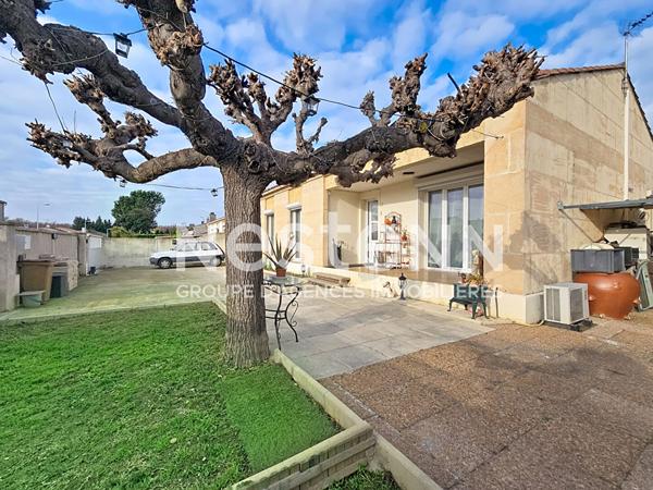 Maison avec jardin et dépendances ? beaux volumes à Saint-Martin-de-Crau