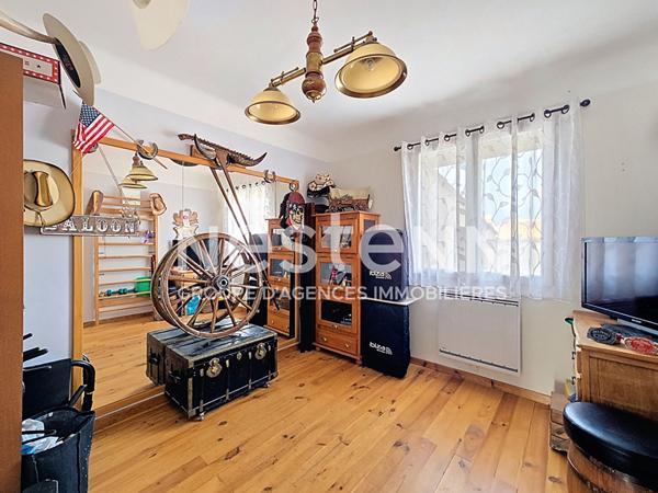 Maison avec jardin et dépendances ? beaux volumes à Saint-Martin-de-Crau