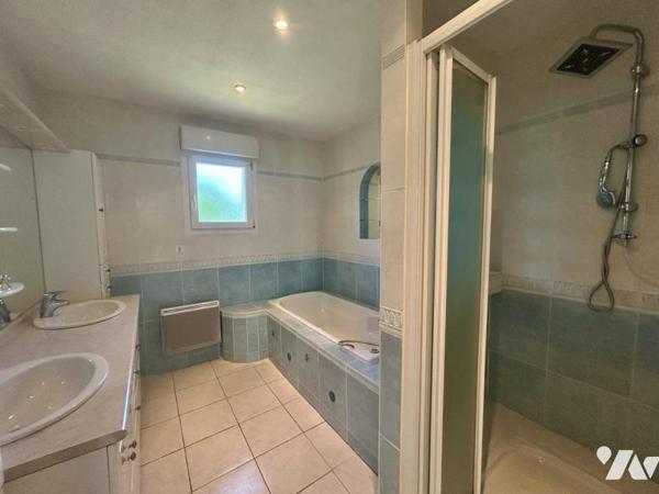 Maison - Travaux à prévoir - LA PLAINE-SUR-MER