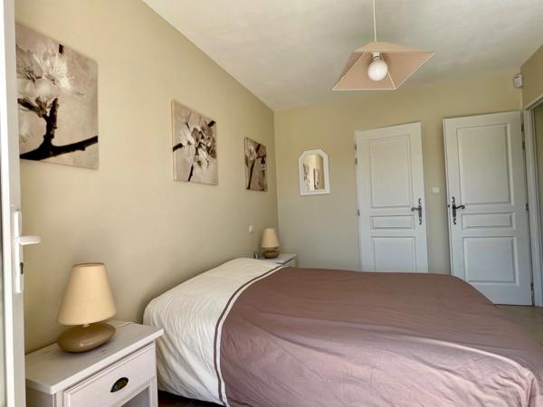 À VENDRE LAURIS (84) Propriété d’exception de plain-pied avec piscine et jardin paysager