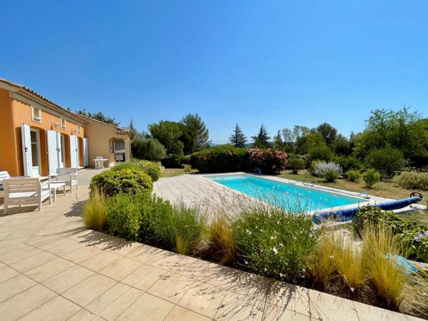 À VENDRE LAURIS (84) Propriété d’exception de plain-pied avec piscine et jardin paysager