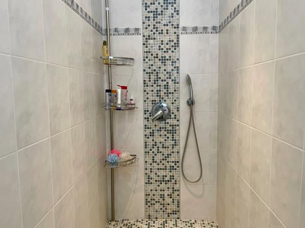 À VENDRE LAURIS (84) Propriété d’exception de plain-pied avec piscine et jardin paysager