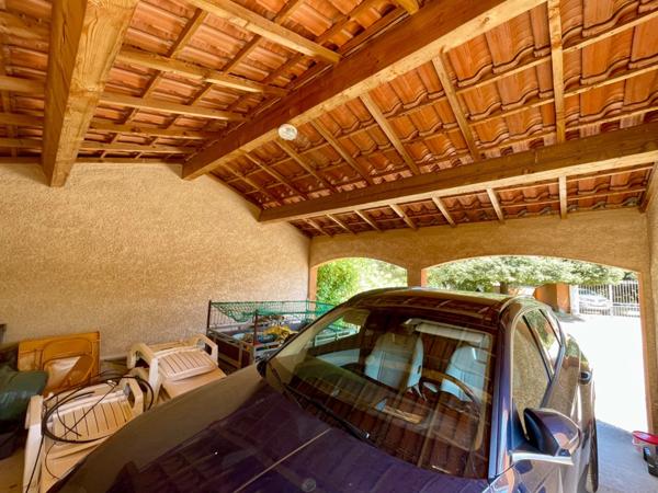 À VENDRE LAURIS (84) Propriété d’exception de plain-pied avec piscine et jardin paysager