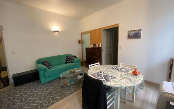 Appartement à vendre    2 pièces • 42,58 m2 Bordeaux