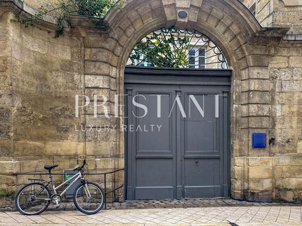 Appartement d’exception – Jardin Privatif – en bordure du Triangle d’Or, BORDEAUX