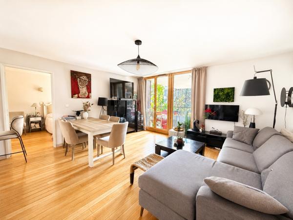 Appartement
         2 pièces
        - 53 m² Exclusivité 690 000 € *