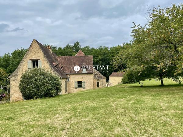 Belle propriété périgourdine 18ème en position dominante sur environ 7 hectares. Secteur Le Bugue., LE BUGUE
