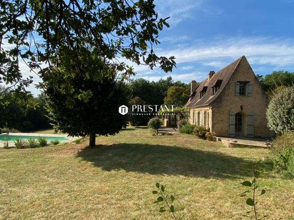 Belle propriété périgourdine 18ème en position dominante sur environ 7 hectares. Secteur Le Bugue., LE BUGUE