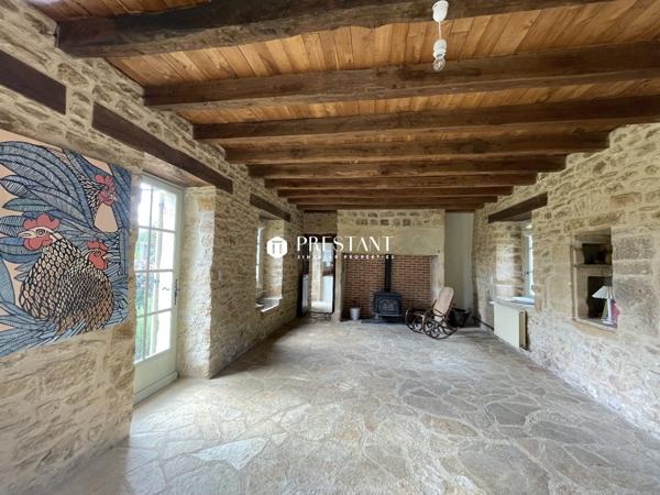 Belle propriété périgourdine 18ème en position dominante sur environ 7 hectares. Secteur Le Bugue., LE BUGUE