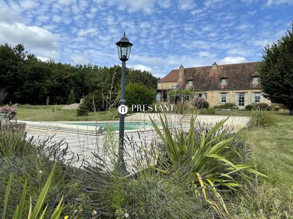 Belle propriété périgourdine 18ème en position dominante sur environ 7 hectares. Secteur Le Bugue., LE BUGUE