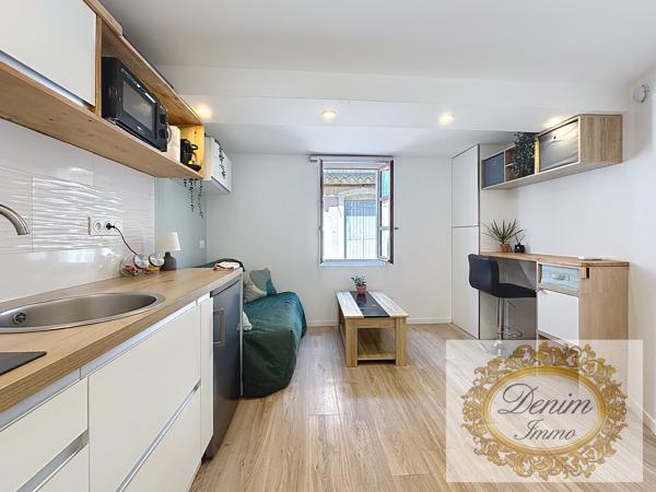 Immeuble composés de 5 lots, 4 studios meublés et un local à Nîmes