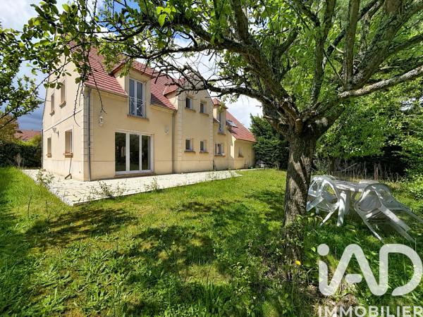 Location maison 8 pièces 210 m² Bussy-Saint-Georges