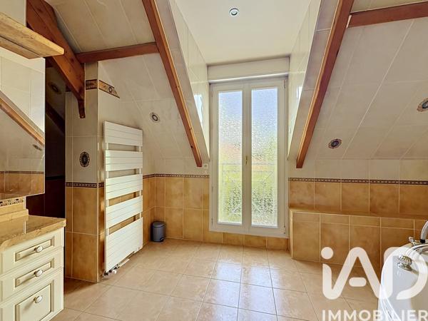 Location maison 8 pièces 210 m² Bussy-Saint-Georges