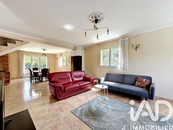 Location maison 8 pièces 210 m² Bussy-Saint-Georges