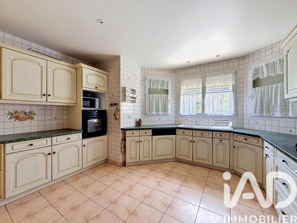 Location maison 8 pièces 210 m² Bussy-Saint-Georges