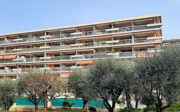 Appartement à vendre    1 pièce • 31,20 m2 Nice