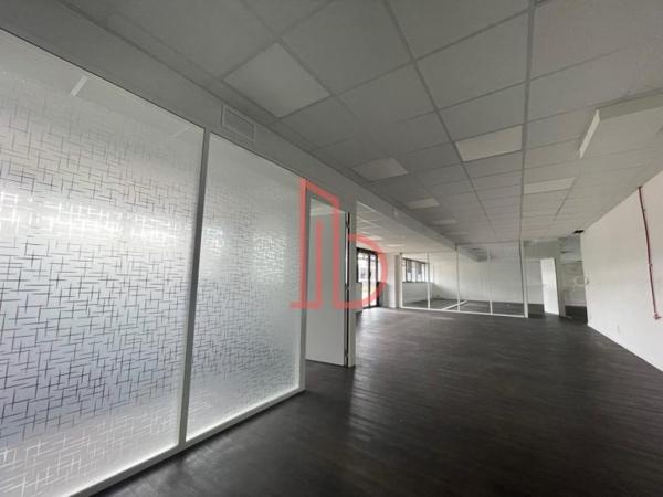 Bureau de 1343 m² à louer à Bordeaux Ouest-Merignac