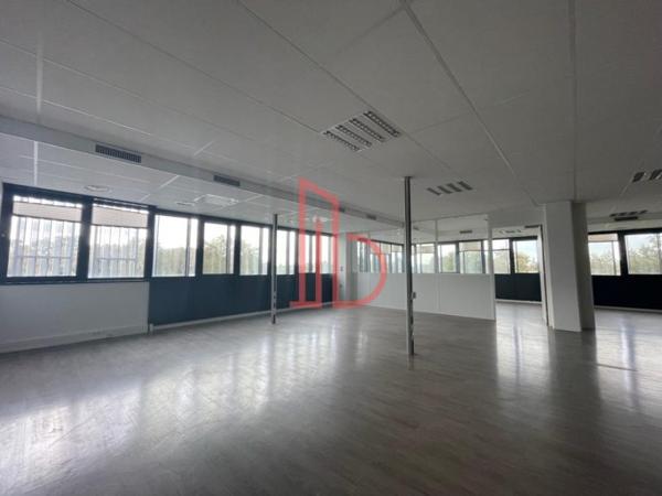 Bureau de 1343 m² à louer à Bordeaux Ouest-Merignac
