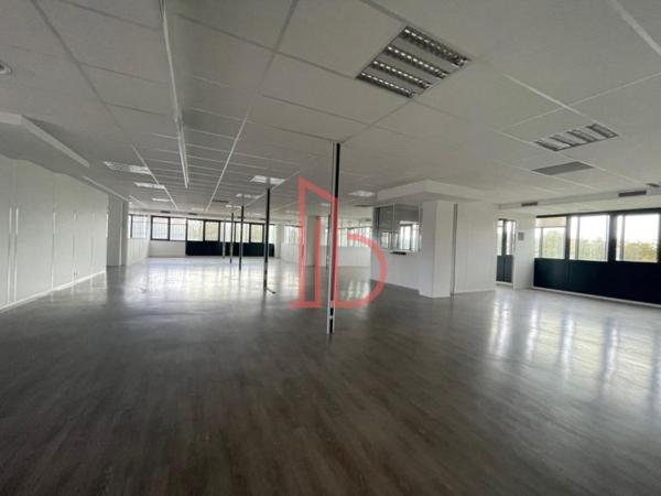 Bureau de 1343 m² à louer à Bordeaux Ouest-Merignac