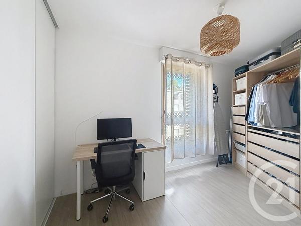 Appartement à vendre  4 pièces - 80,22 m 2   NANTERRE  - 92