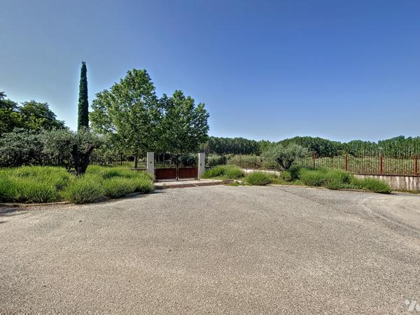 GRANDE PROPRIÉTÉ DE CARACTÈRE