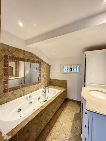 GRANDE PROPRIÉTÉ DE CARACTÈRE