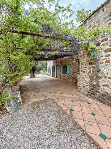 GRANDE PROPRIÉTÉ DE CARACTÈRE