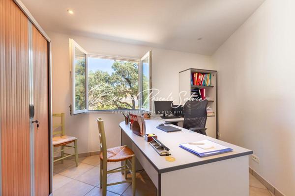 BELLE Maison St Didier 178 m2 sur 3250 m2 avec piscine HYPER CALME