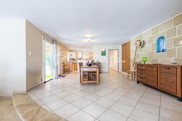 BELLE Maison St Didier 178 m2 sur 3250 m2 avec piscine HYPER CALME