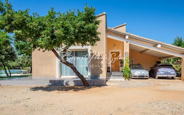 BELLE Maison St Didier 178 m2 sur 3250 m2 avec piscine HYPER CALME