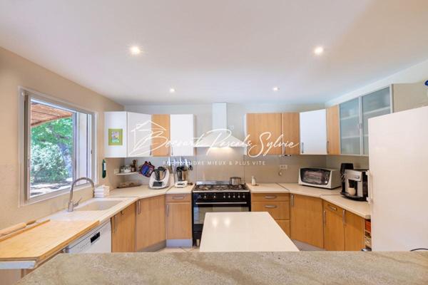 BELLE Maison St Didier 178 m2 sur 3250 m2 avec piscine HYPER CALME