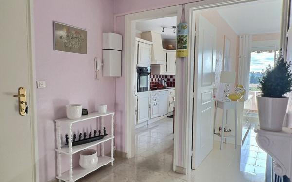 Appartement à vendre    4 pièces • 82,30 m2 Marseille 12