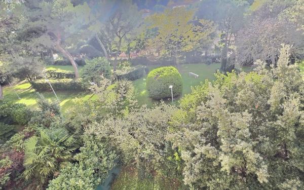 Appartement à vendre    4 pièces • 82,30 m2 Marseille 12