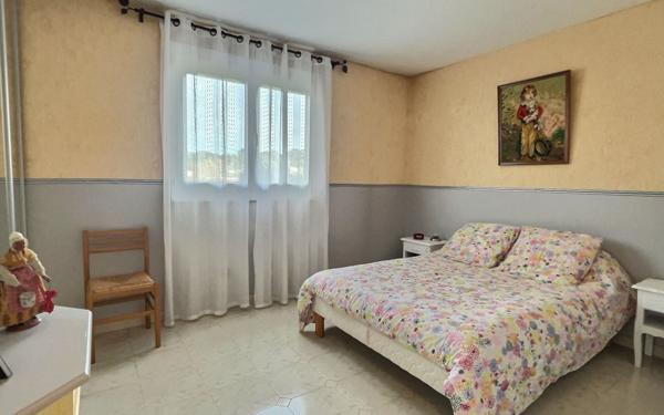 Appartement à vendre    4 pièces • 82,30 m2 Marseille 12