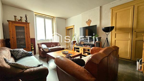 Maison de caractère avec dépendances et potentiel à Lésigny