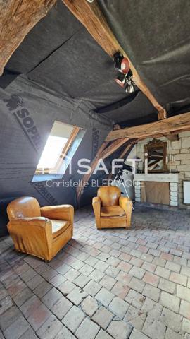 Maison de caractère avec dépendances et potentiel à Lésigny