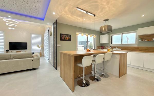 Maison à vendre    5 pièces • 149,80 m2 Perrigny-lès-Dijon