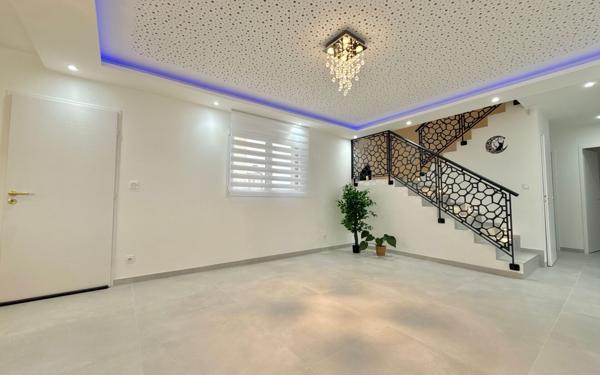 Maison à vendre    5 pièces • 149,80 m2 Perrigny-lès-Dijon