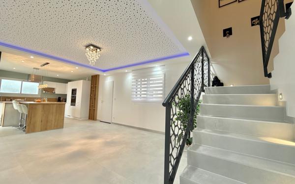 Maison à vendre    5 pièces • 149,80 m2 Perrigny-lès-Dijon