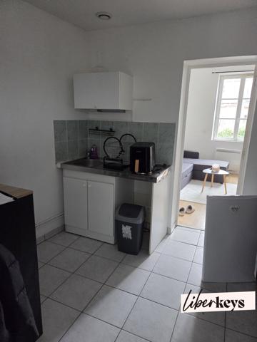 Immeuble de rapport comprenant 5 meublés loués