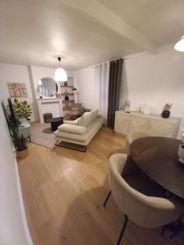 Immeuble
                                                                                                                                                
                                                                                                                                                
                                                                                                                                                
                                                    
                                                                                                                                                                                                                                                                                                                        180  m²                                                                                                                                                                                                         2 etage(s)