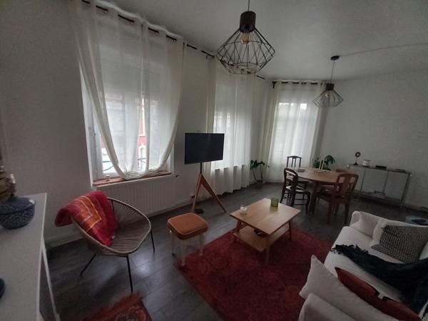 Immeuble
                                                                                                                                                
                                                                                                                                                
                                                                                                                                                
                                                    
                                                                                                                                                                                                                                                                                                                        180  m²                                                                                                                                                                                                         2 etage(s)