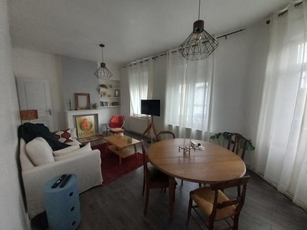 Immeuble
                                                                                                                                                
                                                                                                                                                
                                                                                                                                                
                                                    
                                                                                                                                                                                                                                                                                                                        180  m²                                                                                                                                                                                                         2 etage(s)