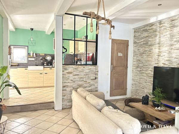 CENTRE FOS-MAISON DE VILLE RENOVEE AVEC JARDIN ET GARAGE