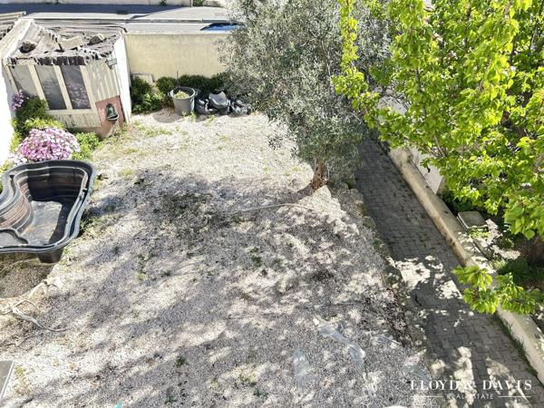 CENTRE FOS-MAISON DE VILLE RENOVEE AVEC JARDIN ET GARAGE