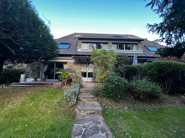 Propriété Maisons Laffitte - 8 pièce(s) - 235 m2 €1 700 000 ** - Référence 4544