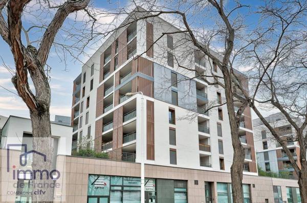 LYON 8 Marc Sangnier MERMOZ