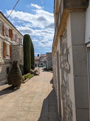 Tain-l'Hermitage (26600) Grande propriété en pierre