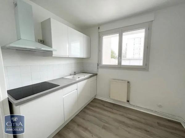 Appartement à louer 4 pièces 81.41m² Orléans (45000)